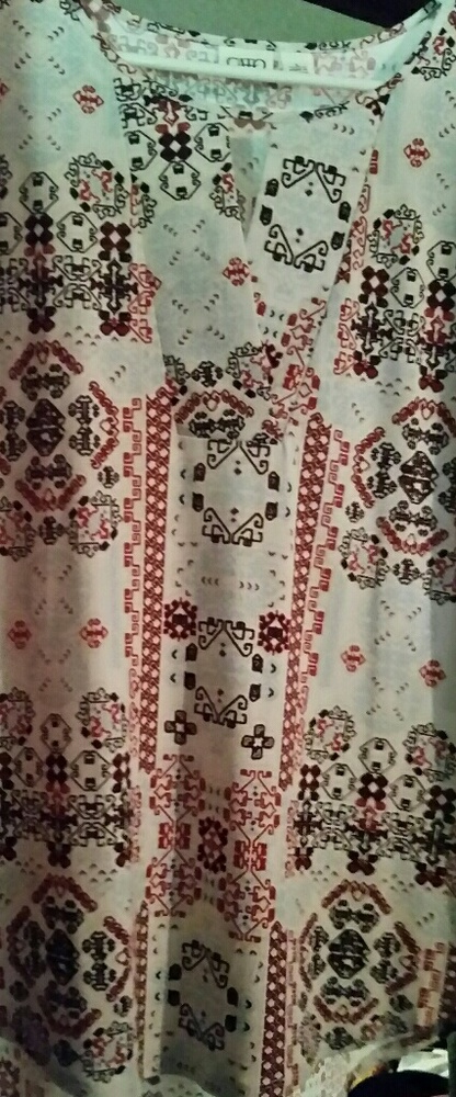 Multi-design top with short sleeves